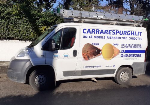 Camion spurghi mezzo per risanamento tubature in spazi confinati della flotta CARRARE SPURGHI
